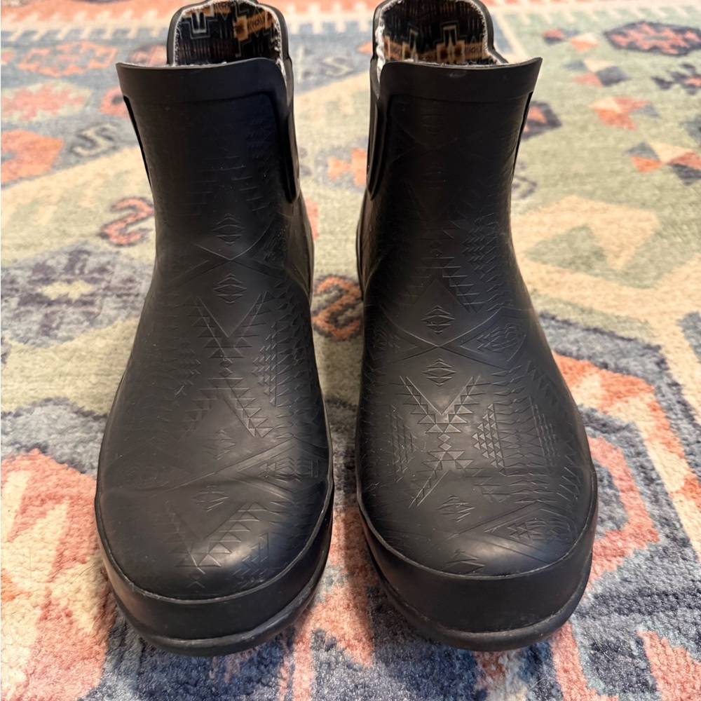 Pendleton Rubber Waterproof Chelsea Ankle Boots | US 8 | Black | Excellent